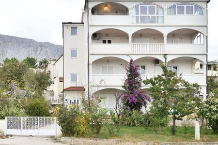 Apartmani Mlikotic Dugi Rat Dış mekan fotoğraf